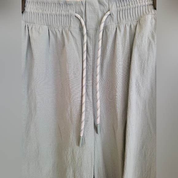 Athleta Trekkie Straight Crop - Picture 5 of 6